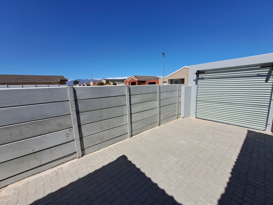 3 Bedroom Property for Sale in Silwood Heights Western Cape